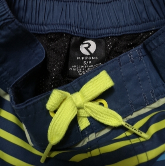 Swim Shorts Ripzone New Without Tags  boys SzS 8 (23" Waist) - Picture 3 of 3